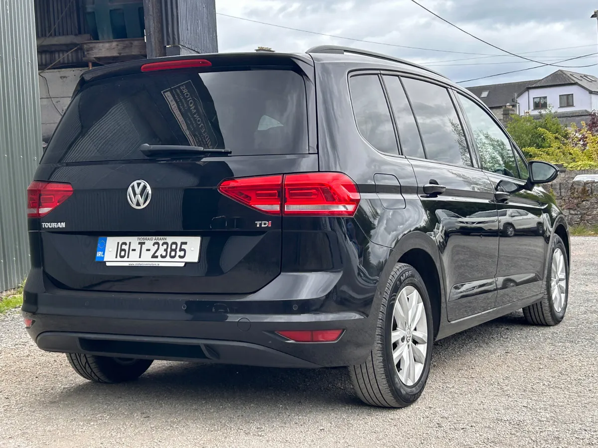 Volkswagen Touran MPV, Diesel, 2016, Black