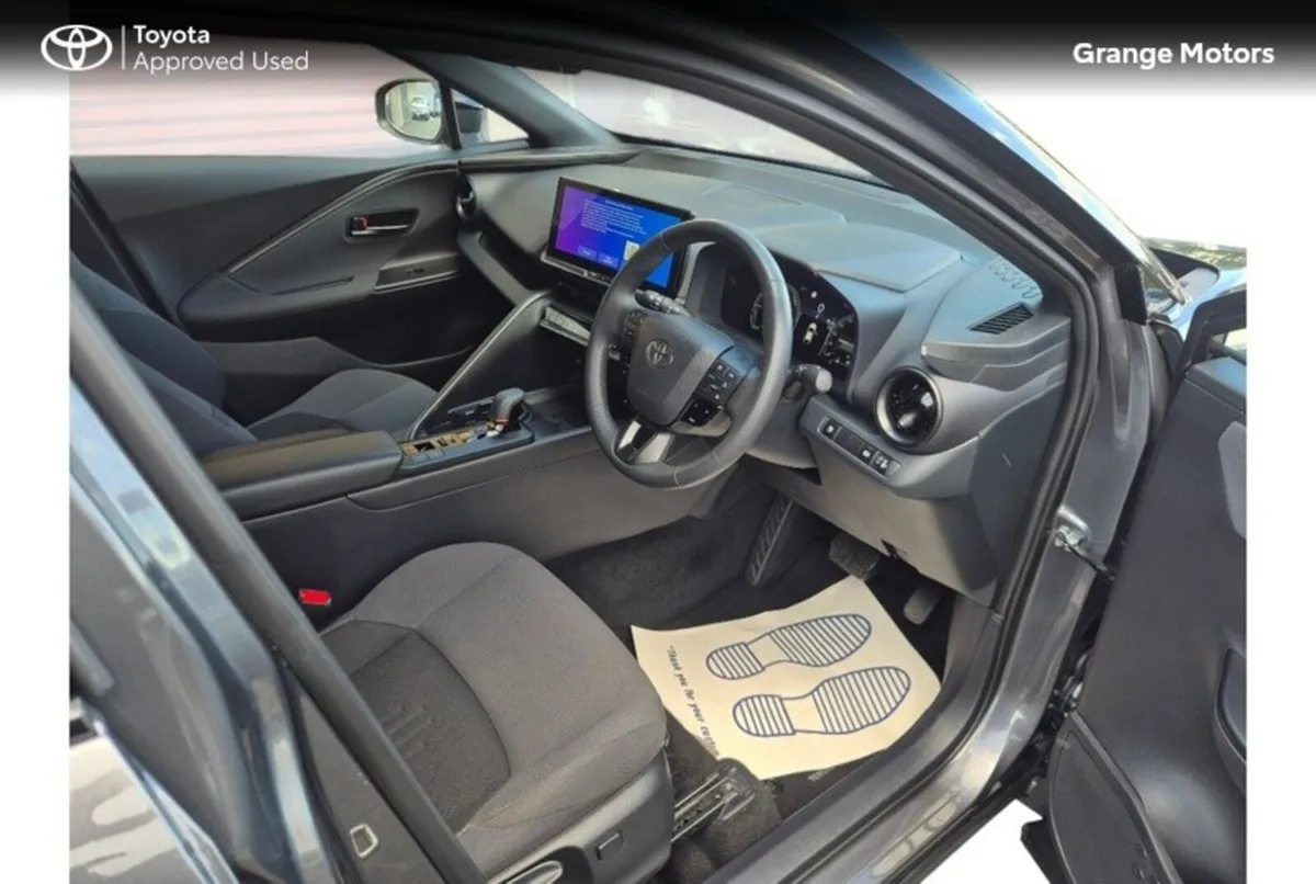 Toyota C-HR SUV, Petrol Hybrid, 2024, Grey