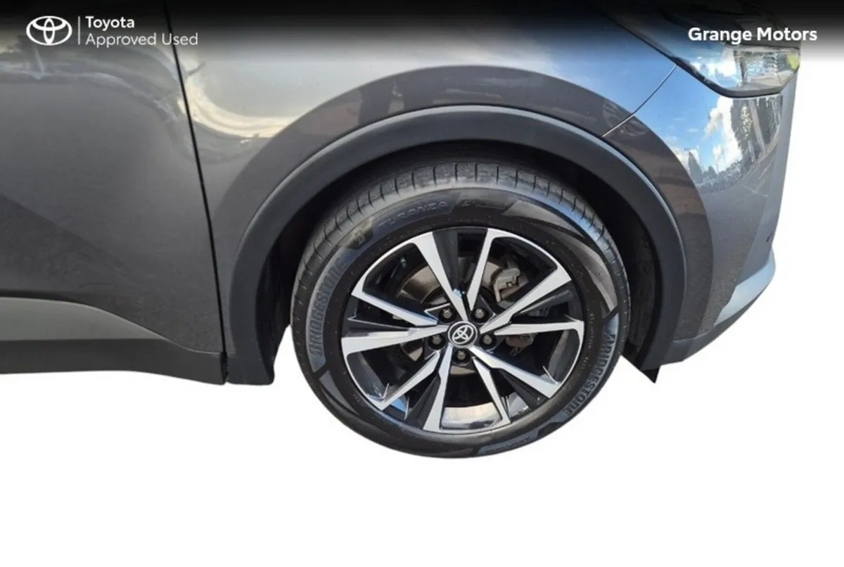 Toyota C-HR SUV, Petrol Hybrid, 2024, Grey