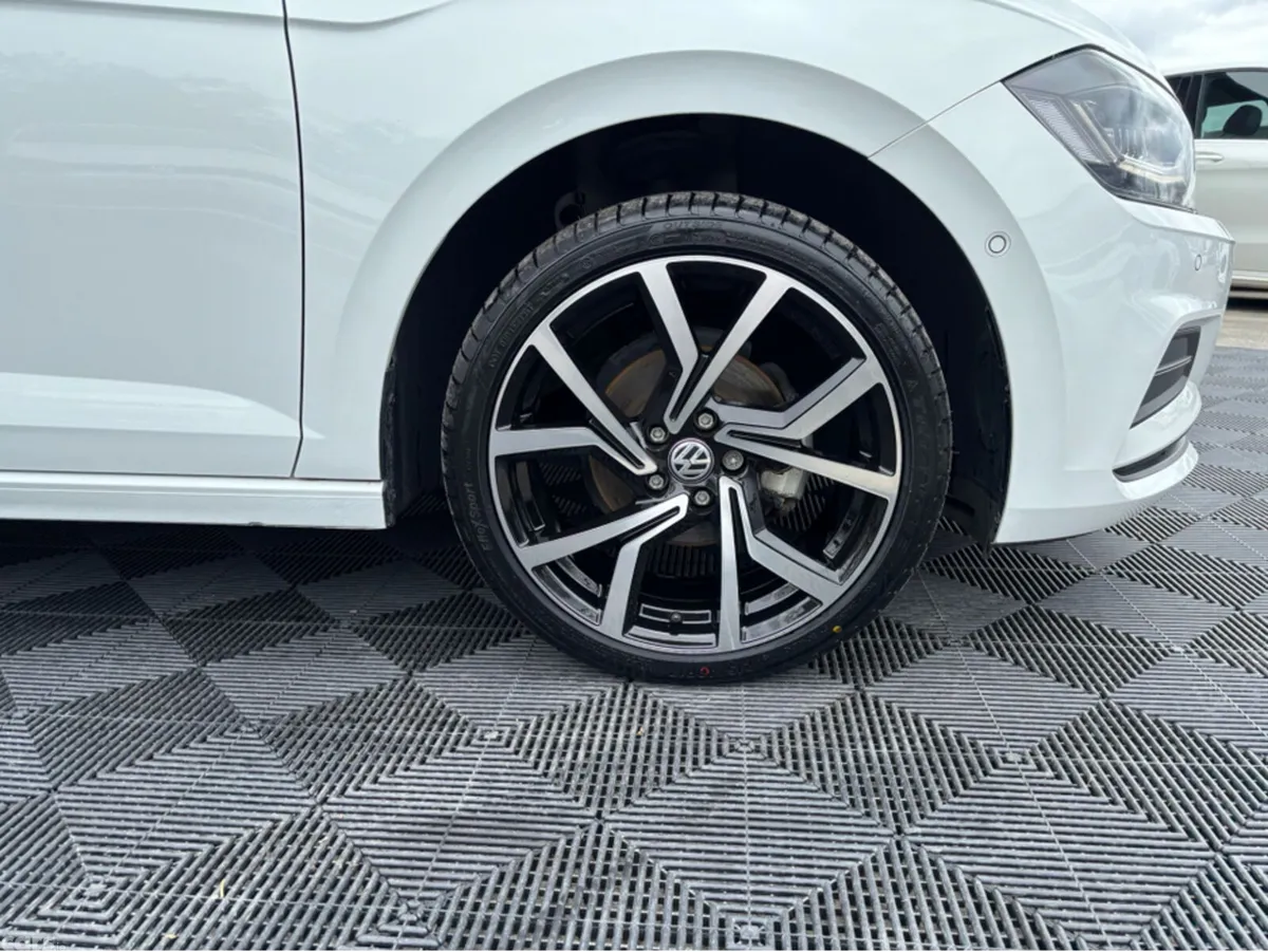 Volkswagen Polo Hatchback, Petrol, 2020, White