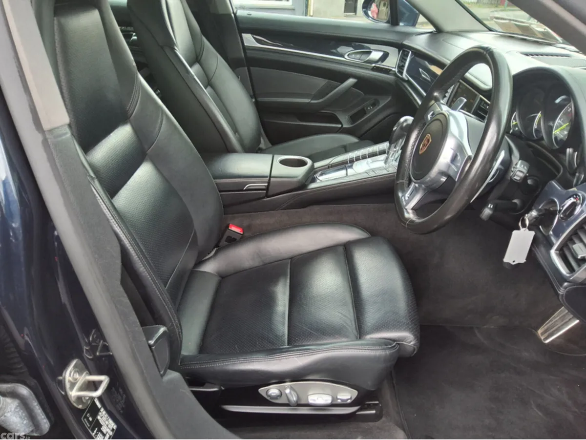 Porsche Panamera Hatchback, Petrol Plug-in Hybrid, 2016, Blue