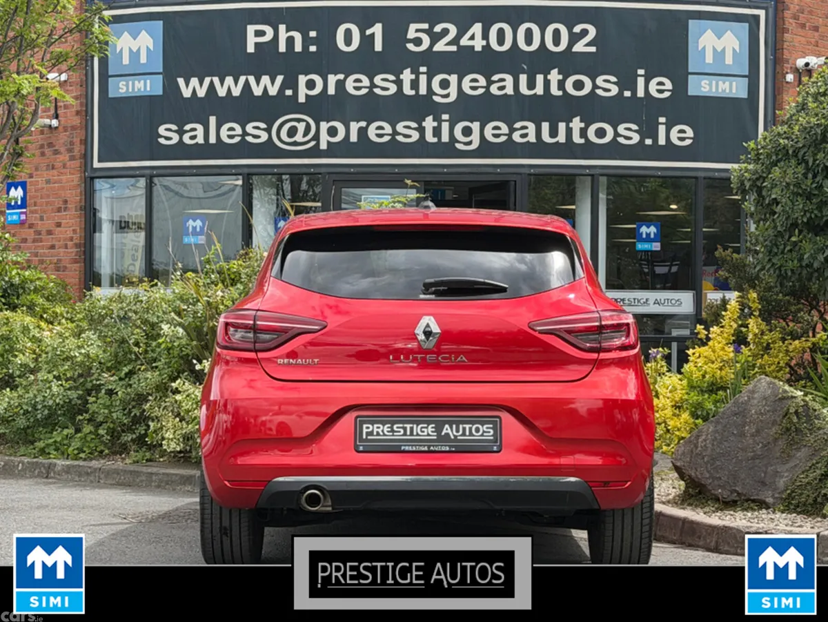 Renault Clio Hatchback, Petrol, 2021, Red