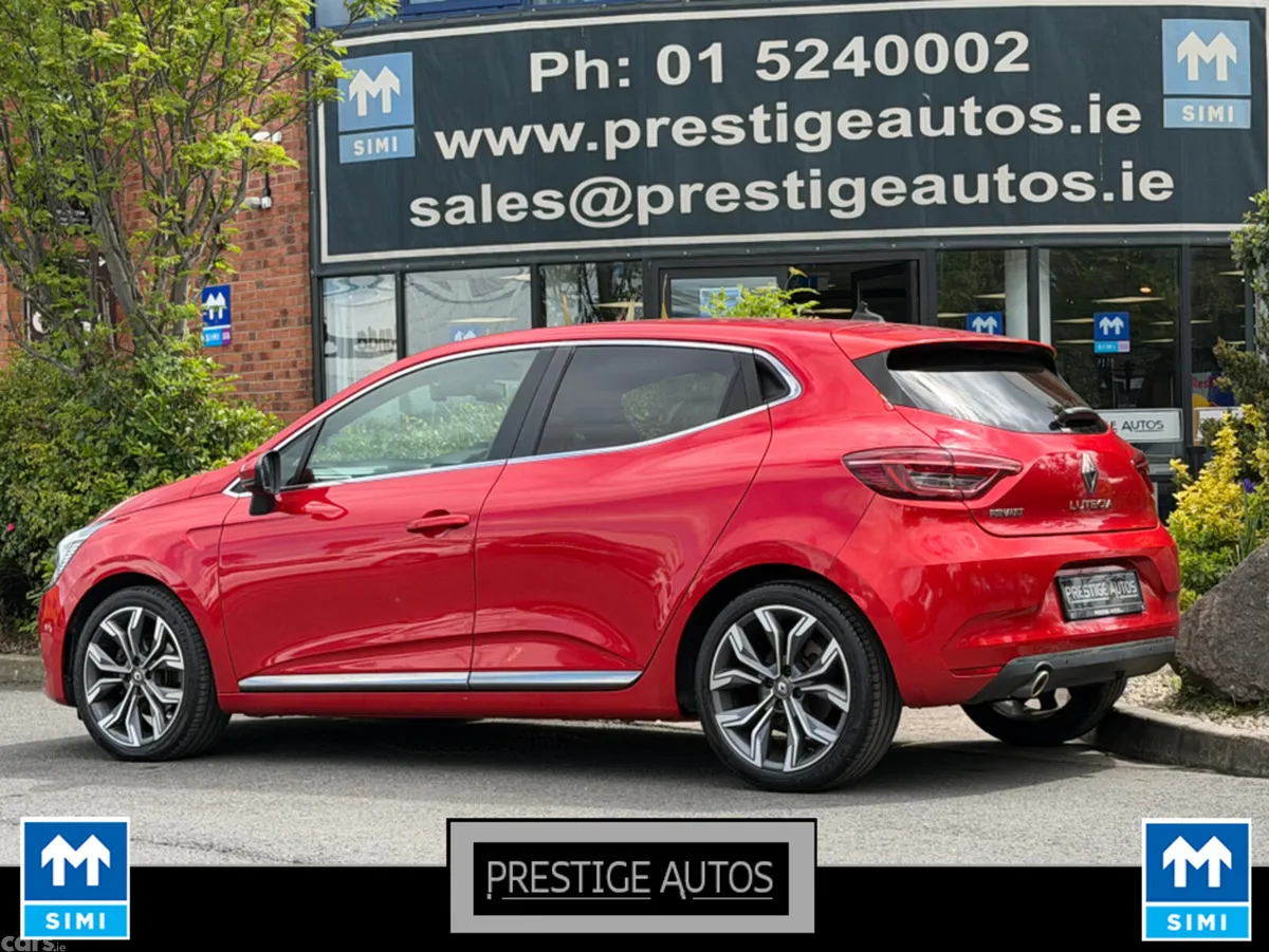 Renault Clio Hatchback, Petrol, 2021, Red