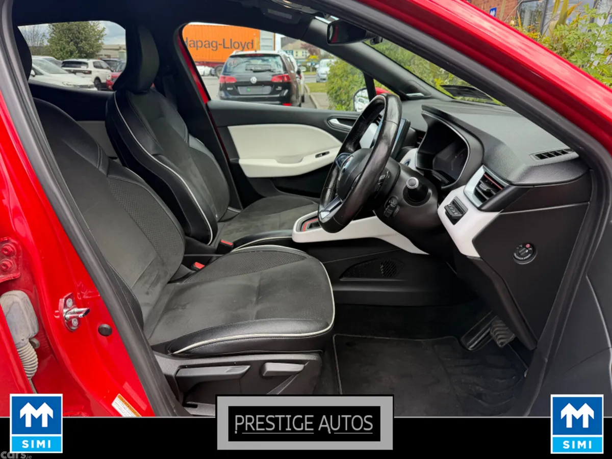 Renault Clio Hatchback, Petrol, 2021, Red
