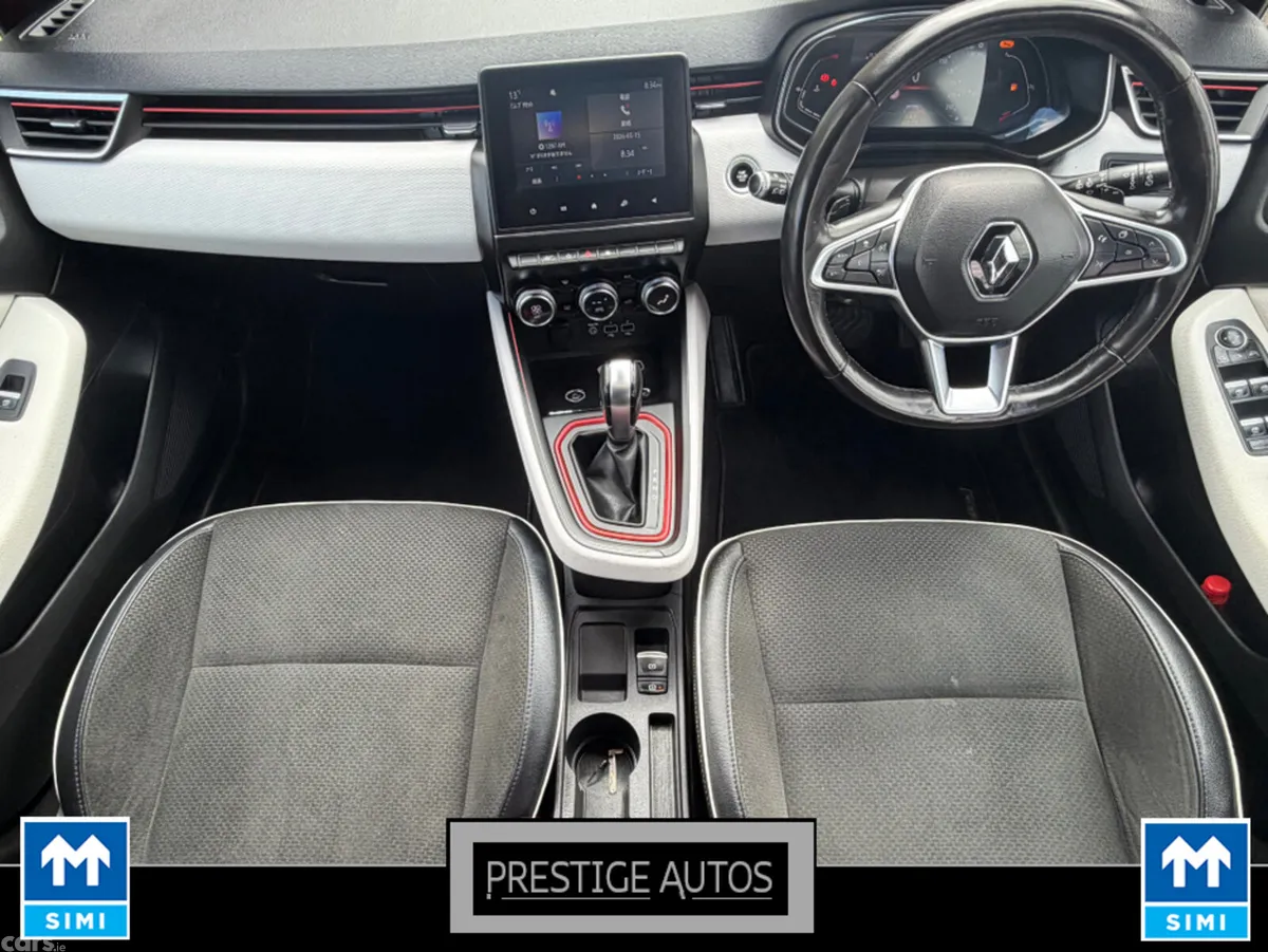 Renault Clio Hatchback, Petrol, 2021, Red