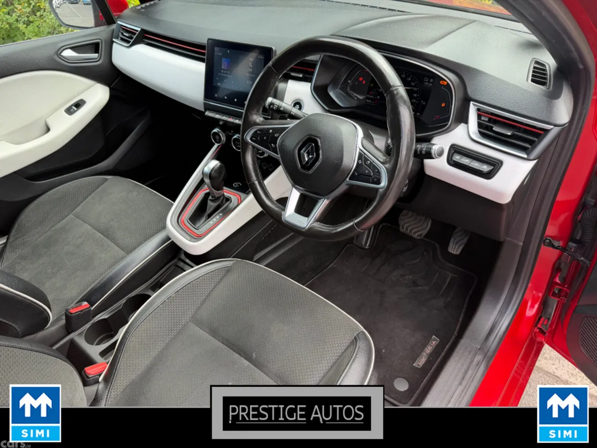 Renault Clio Hatchback, Petrol, 2021, Red