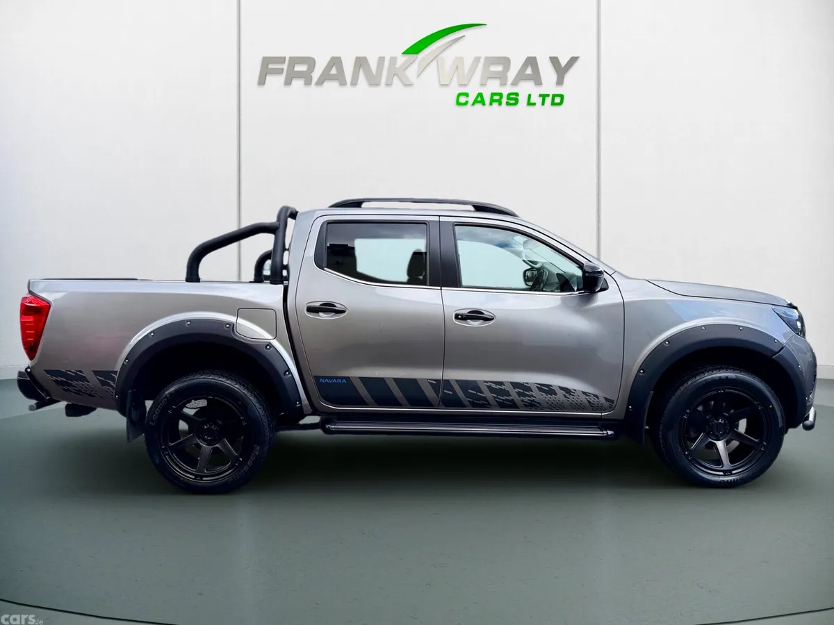 Nissan Navara Pick Up, Diesel, 2021, Grey