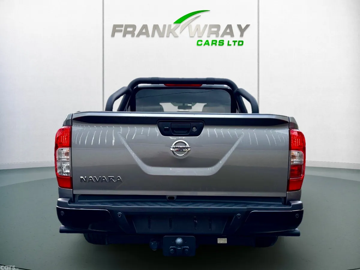Nissan Navara Pick Up, Diesel, 2021, Grey