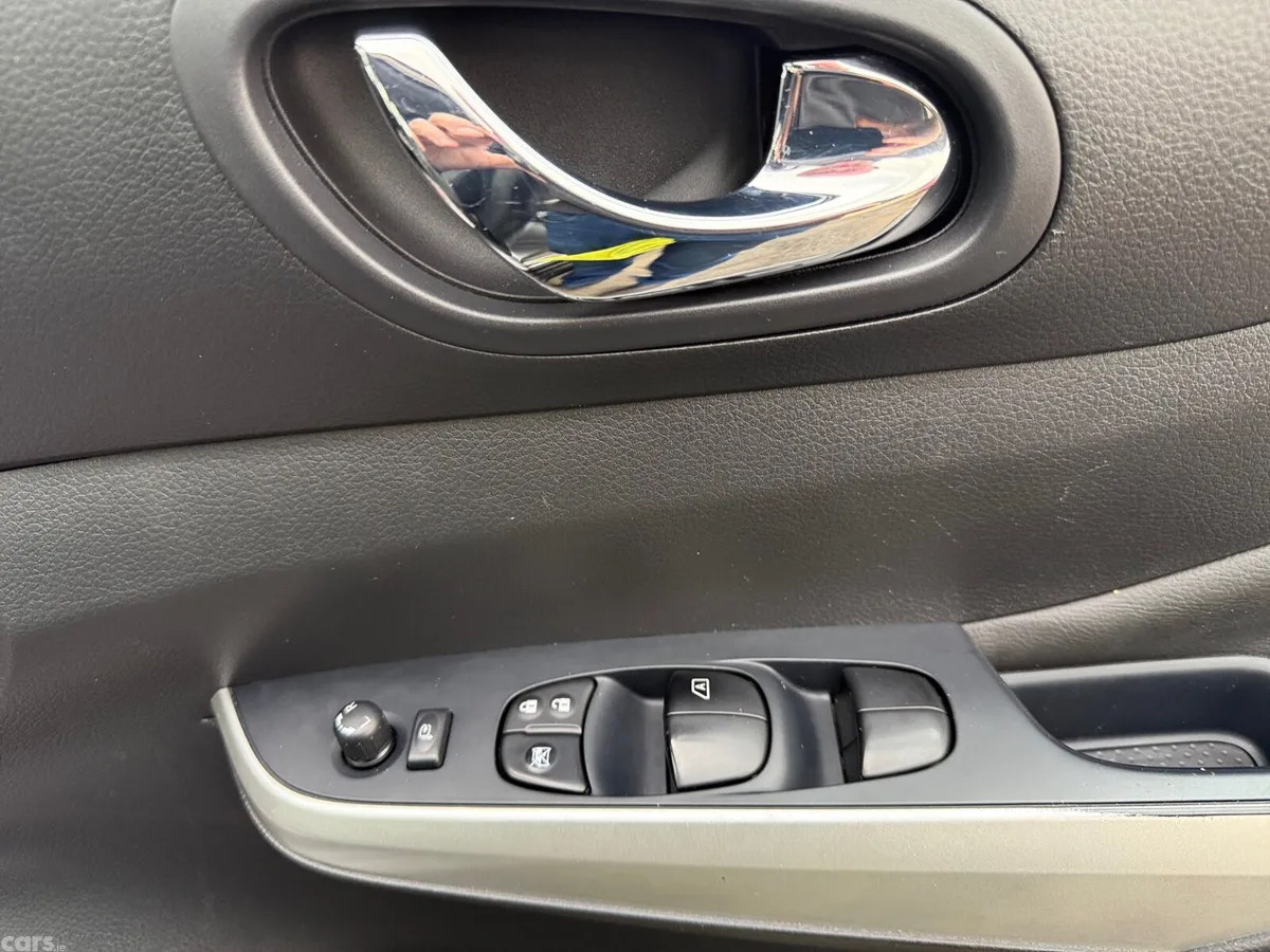 Nissan Navara Pick Up, Diesel, 2021, Grey