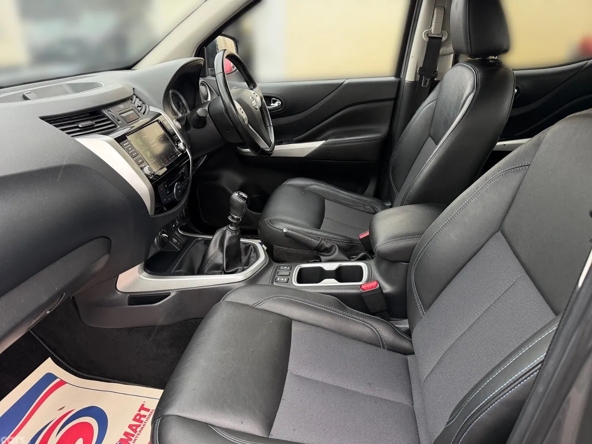 Nissan Navara Pick Up, Diesel, 2021, Grey