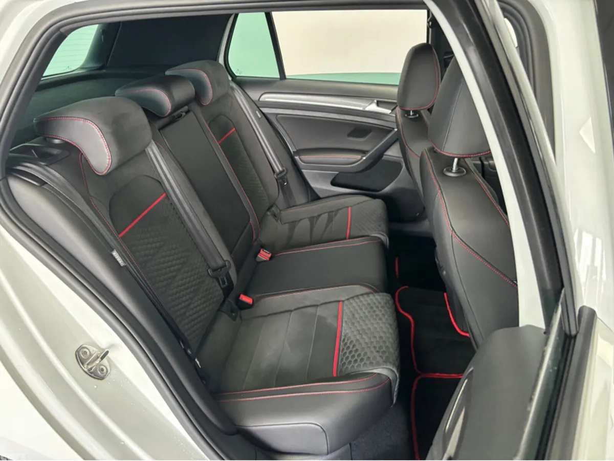 Volkswagen Golf Hatchback, Petrol, 2019, White