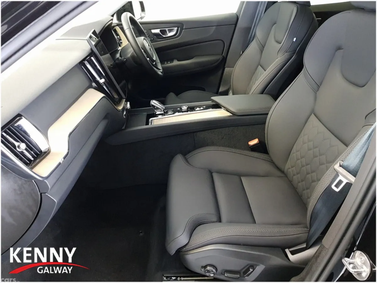 Volvo XC60 Estate, Petrol Hybrid, 2025, Black