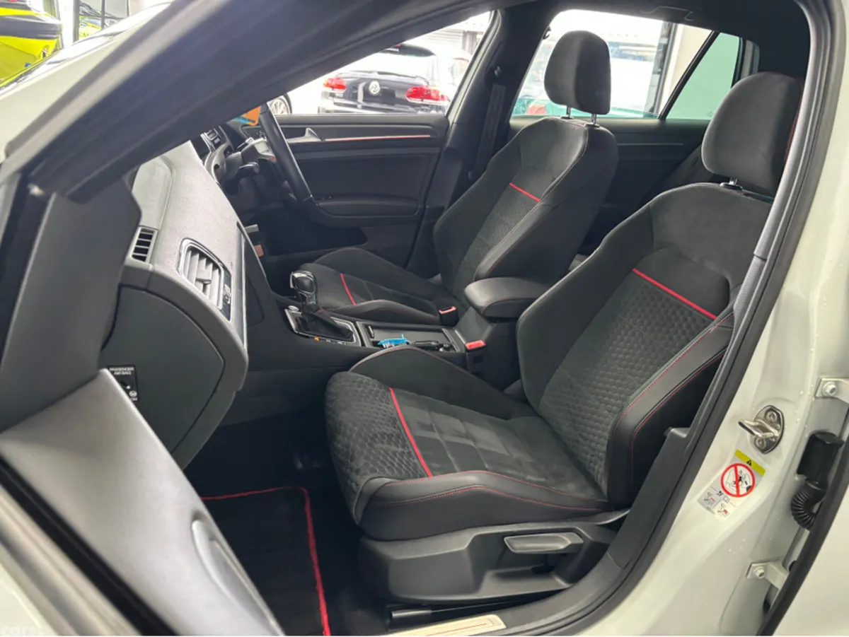 Volkswagen Golf Hatchback, Petrol, 2019, White
