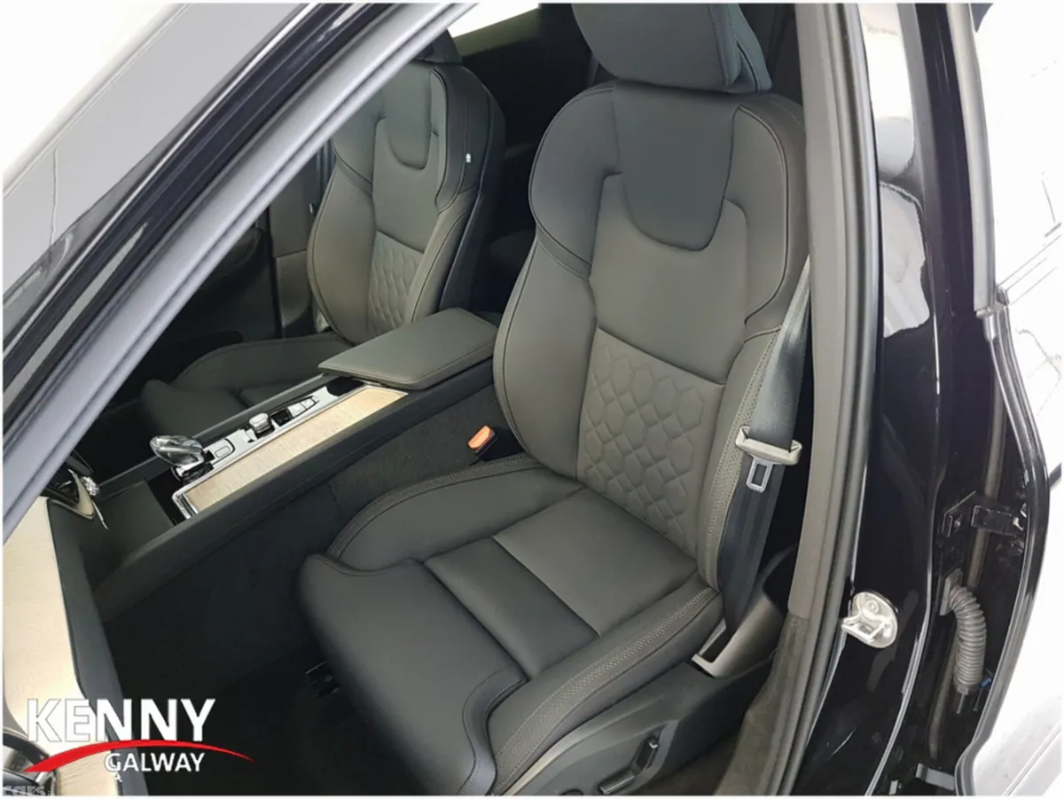 Volvo XC60 Estate, Petrol Hybrid, 2025, Black