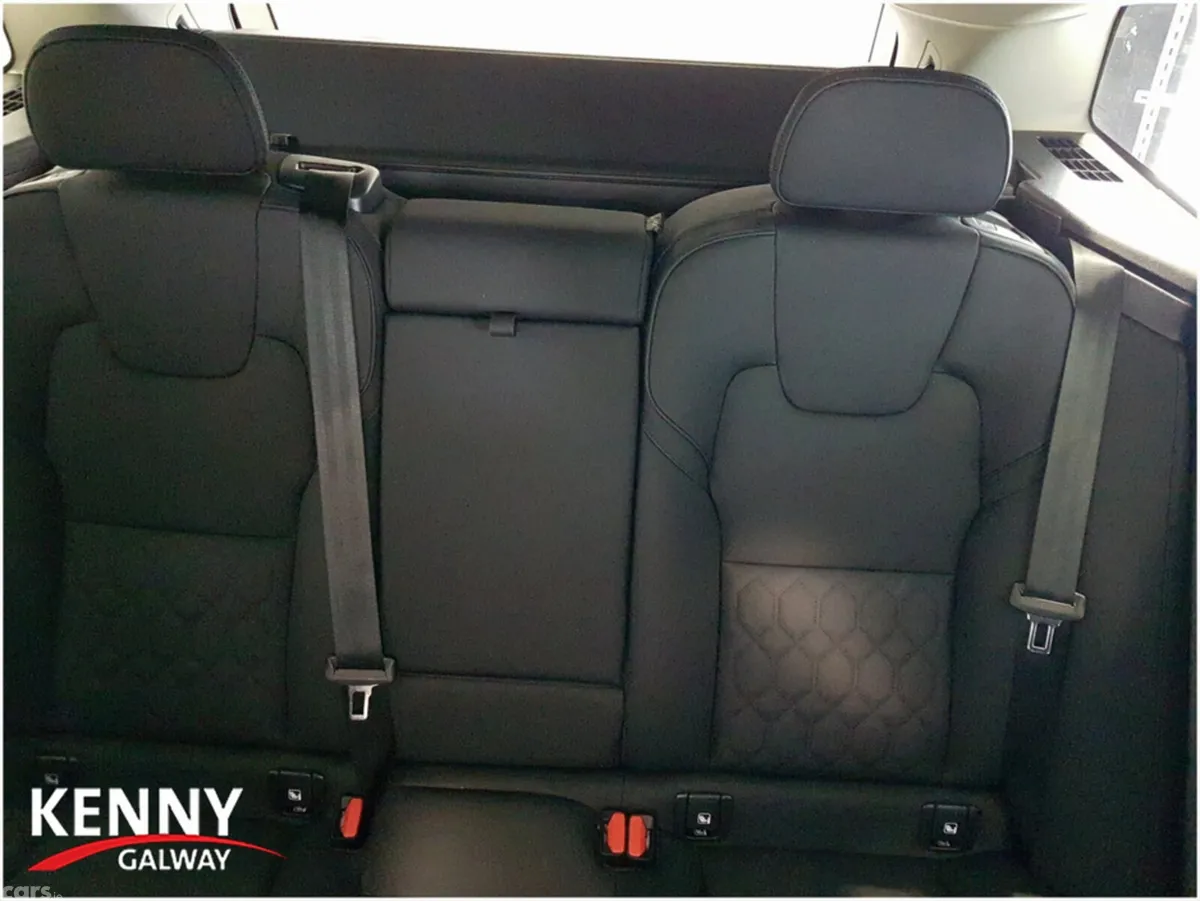 Volvo XC60 Estate, Petrol Hybrid, 2025, Black