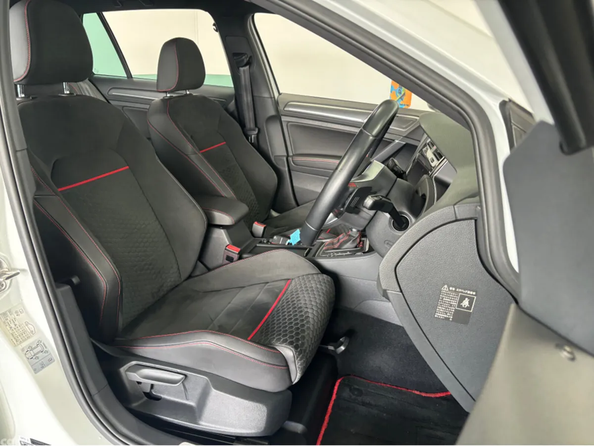 Volkswagen Golf Hatchback, Petrol, 2019, White