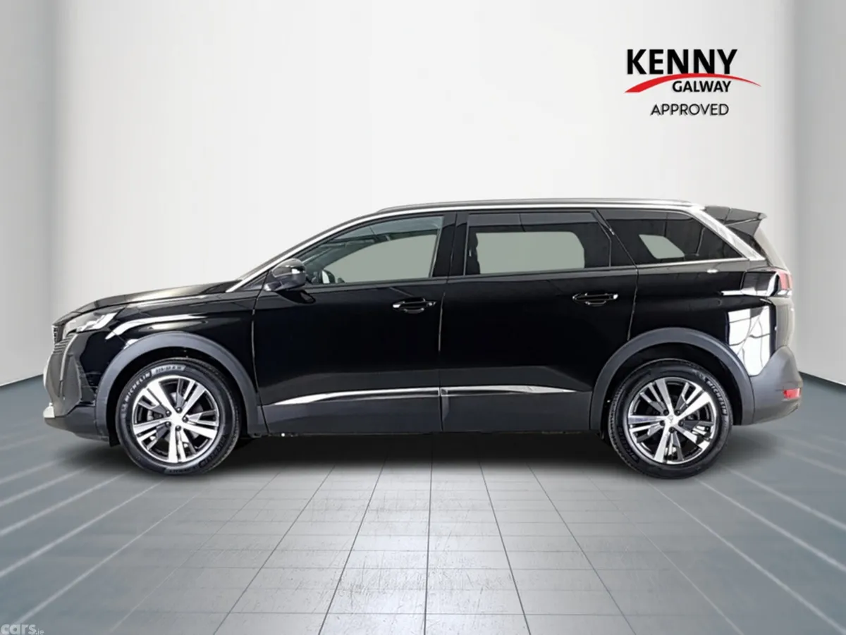 Peugeot 5008 MPV, Diesel, 2024, Black