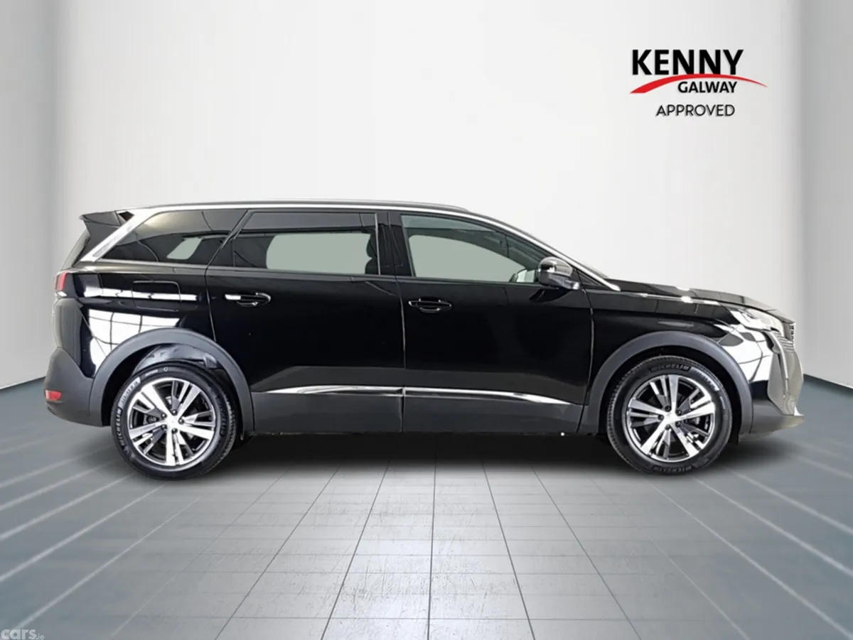 Peugeot 5008 MPV, Diesel, 2024, Black