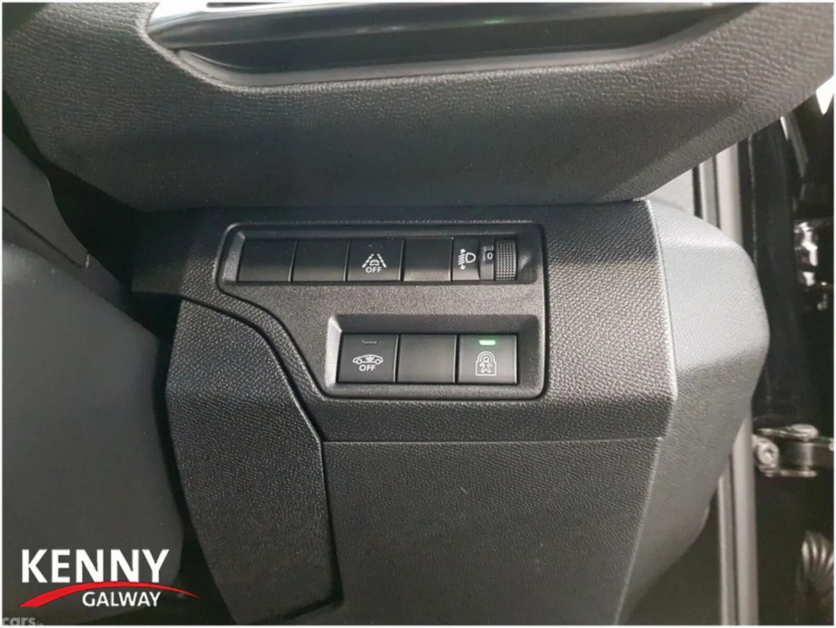 Peugeot 5008 MPV, Diesel, 2024, Black
