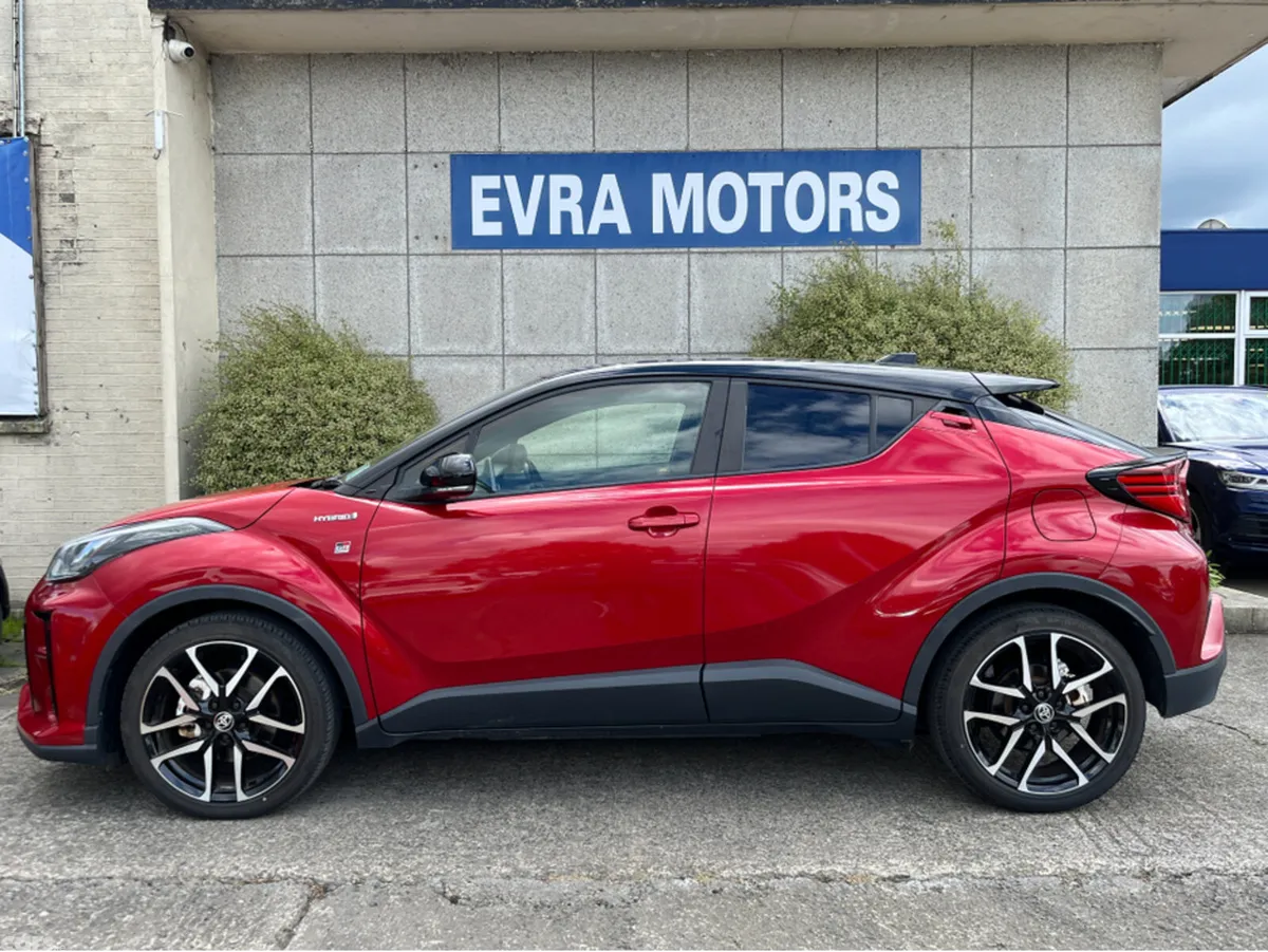 Toyota C-HR SUV, Petrol Hybrid, 2020, Red