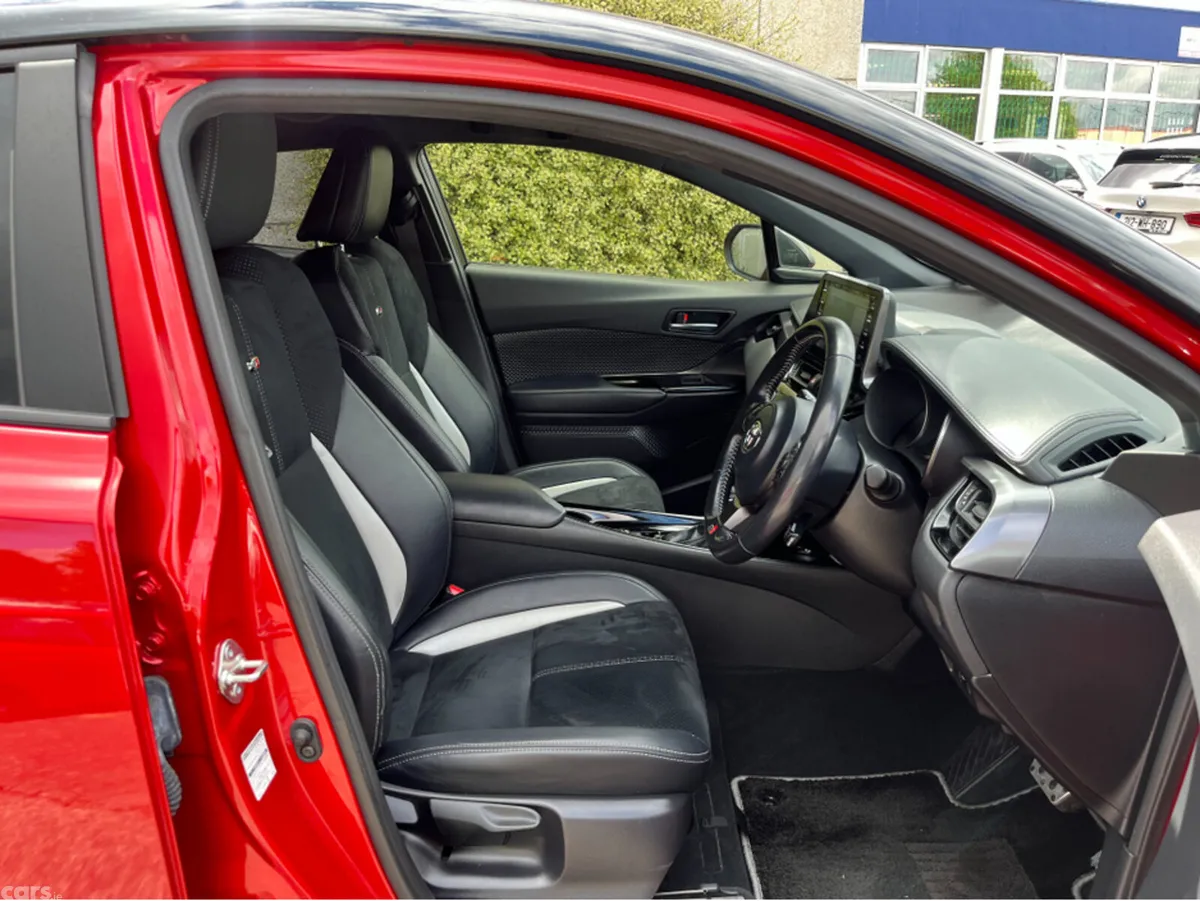 Toyota C-HR SUV, Petrol Hybrid, 2020, Red