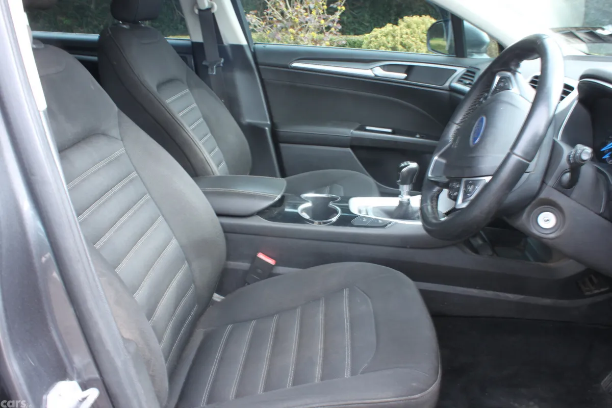 Ford Mondeo Hatchback, Diesel, 2016, Grey