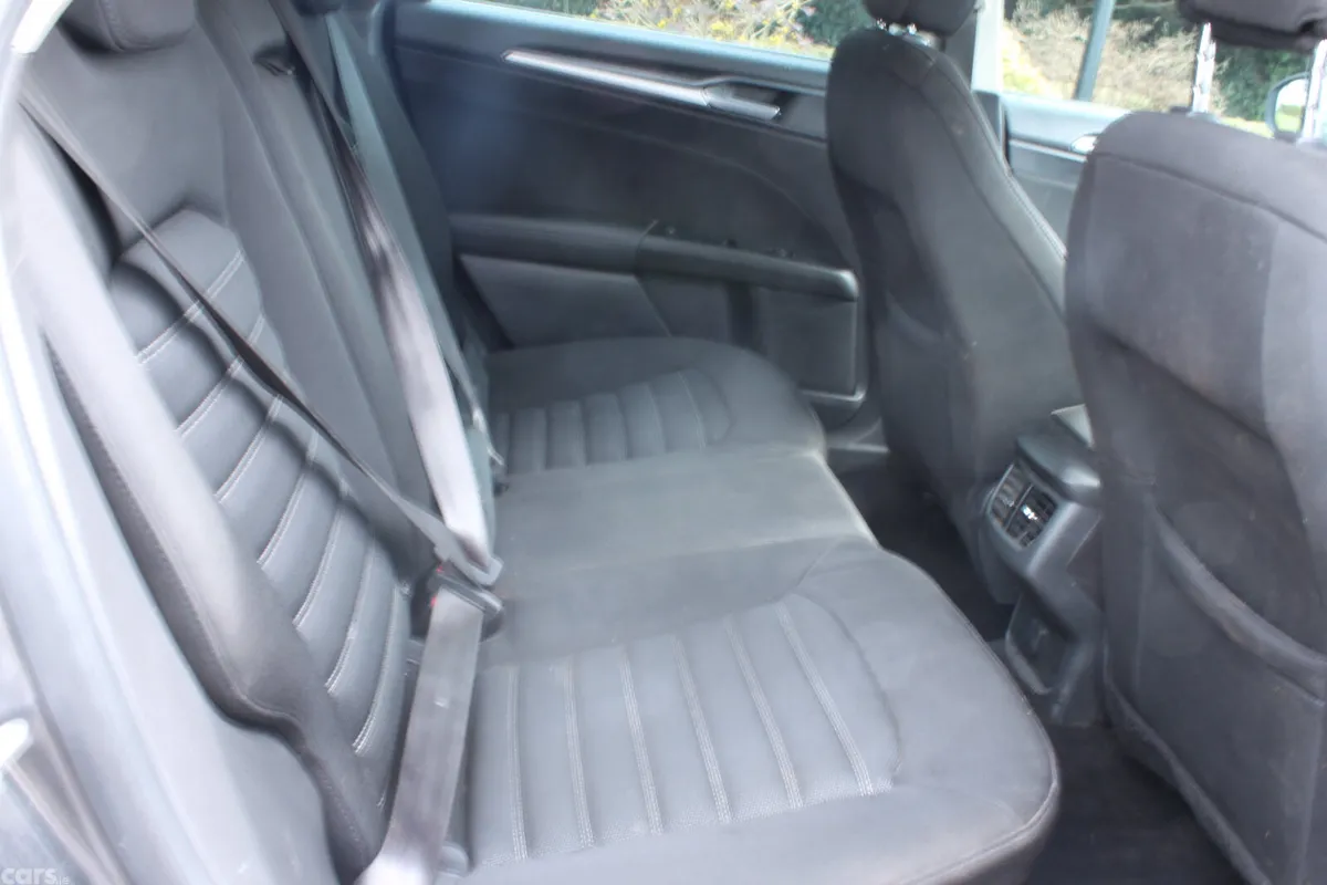Ford Mondeo Hatchback, Diesel, 2016, Grey