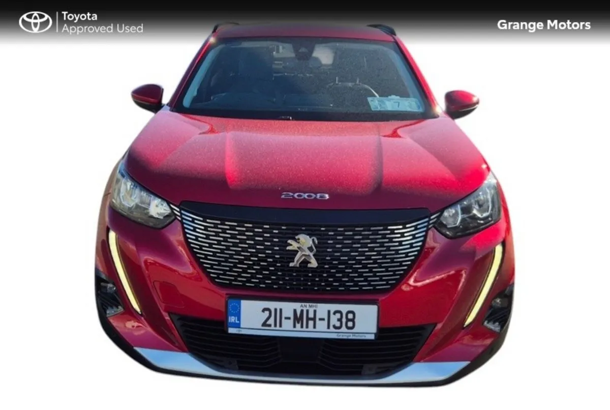 Peugeot 2008 MPV, Petrol, 2021, Red
