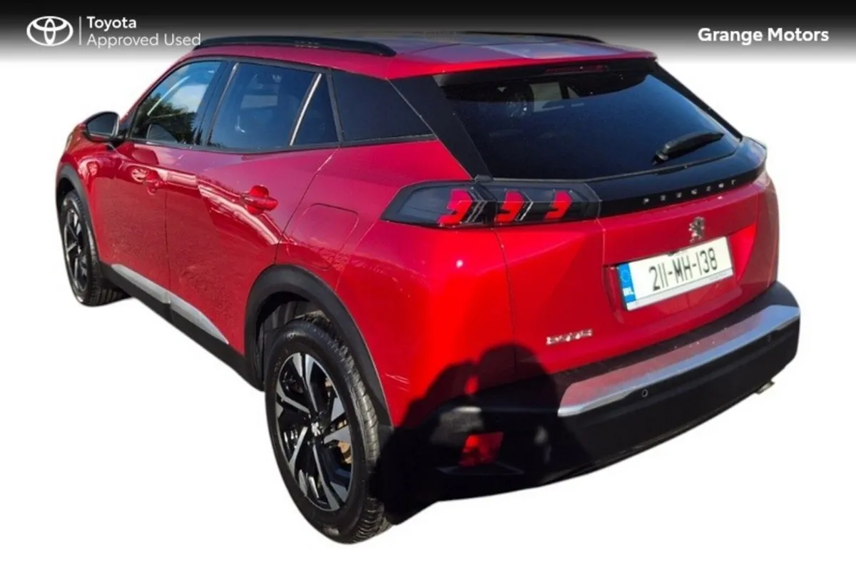 Peugeot 2008 MPV, Petrol, 2021, Red
