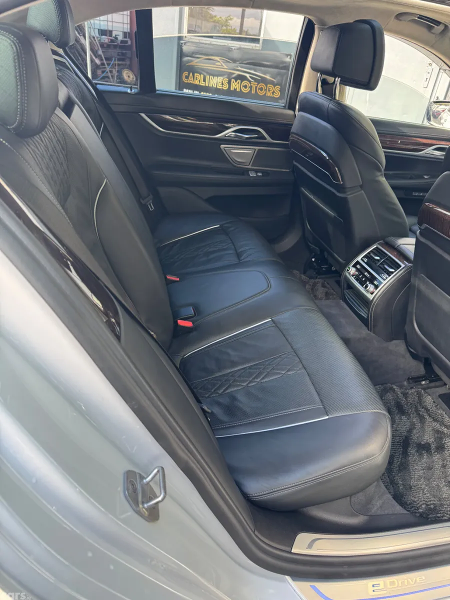 BMW 7-Series Saloon, Petrol Plug-in Hybrid, 2017, White