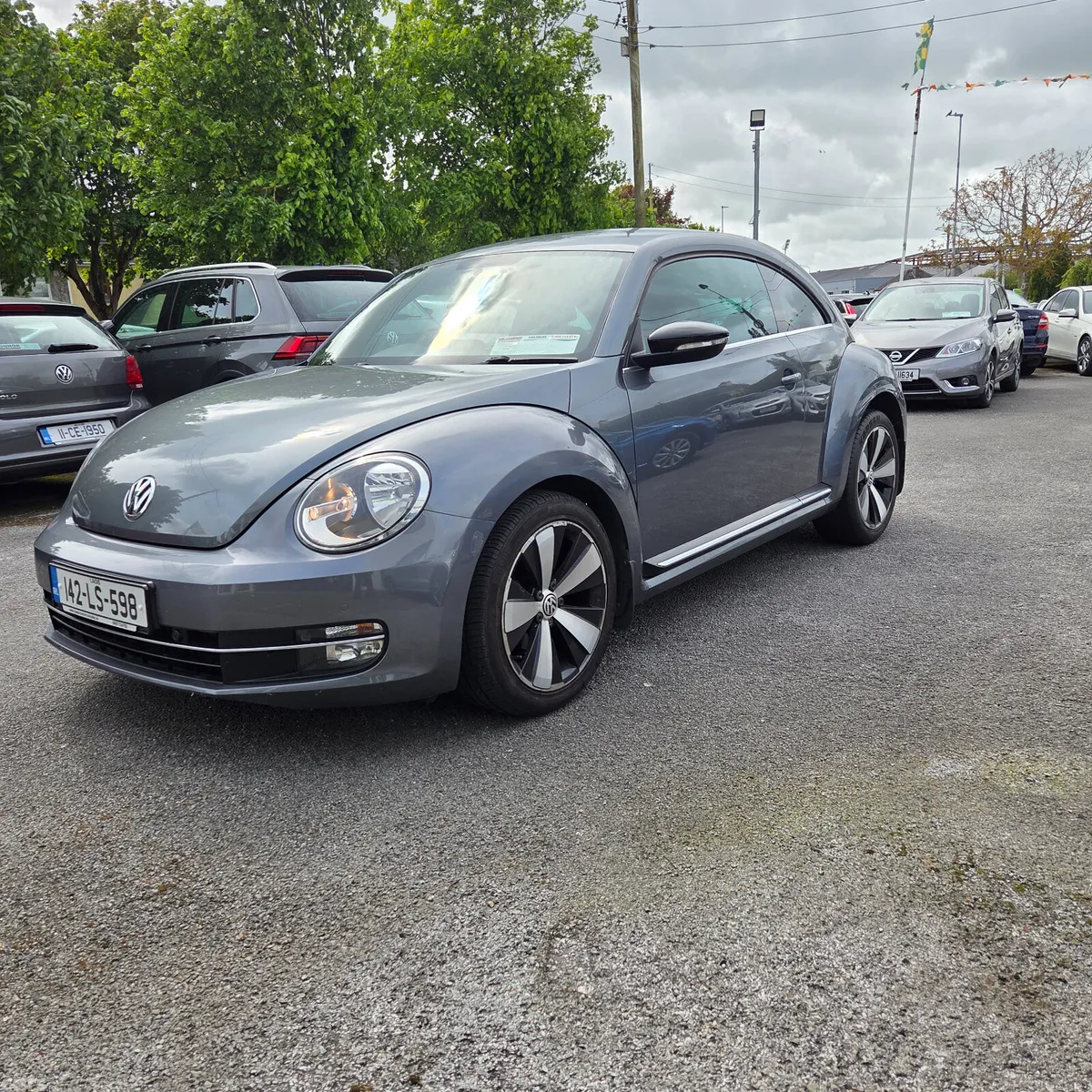 Volkswagen Beetle Hatchback, Diesel, 2014, Grey