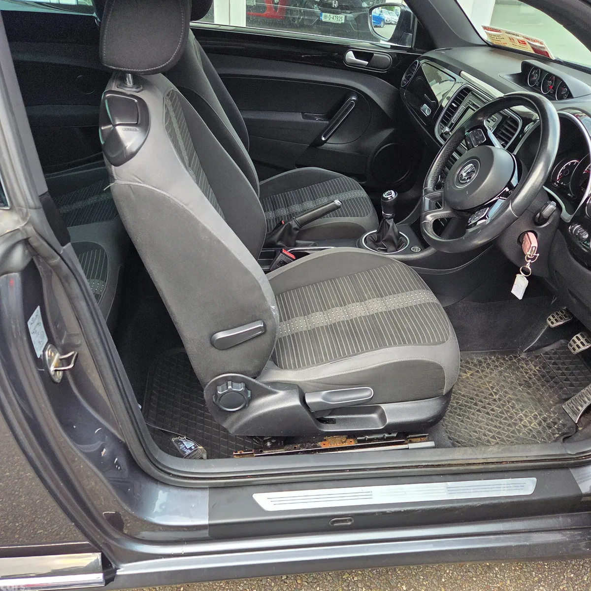 Volkswagen Beetle Hatchback, Diesel, 2014, Grey