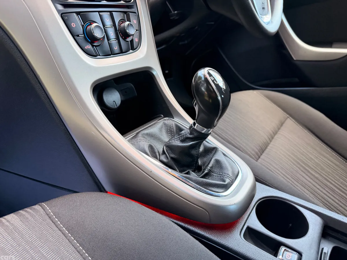 Opel Astra Hatchback, Diesel, 2011, Silver
