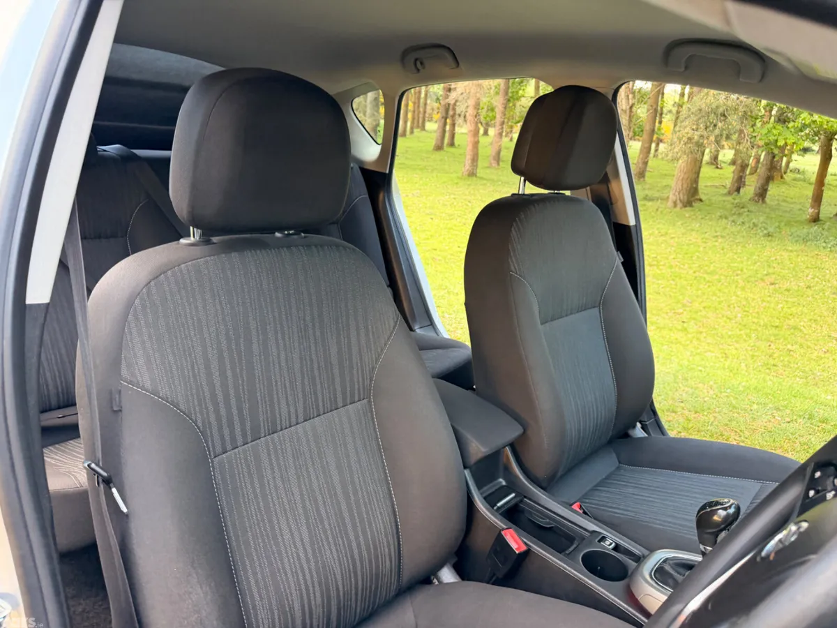 Opel Astra Hatchback, Diesel, 2011, Silver