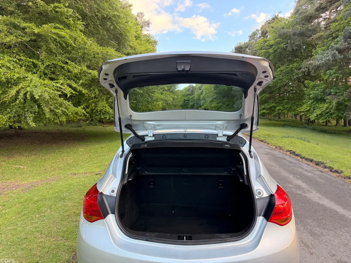 Opel Astra Hatchback, Diesel, 2011, Silver