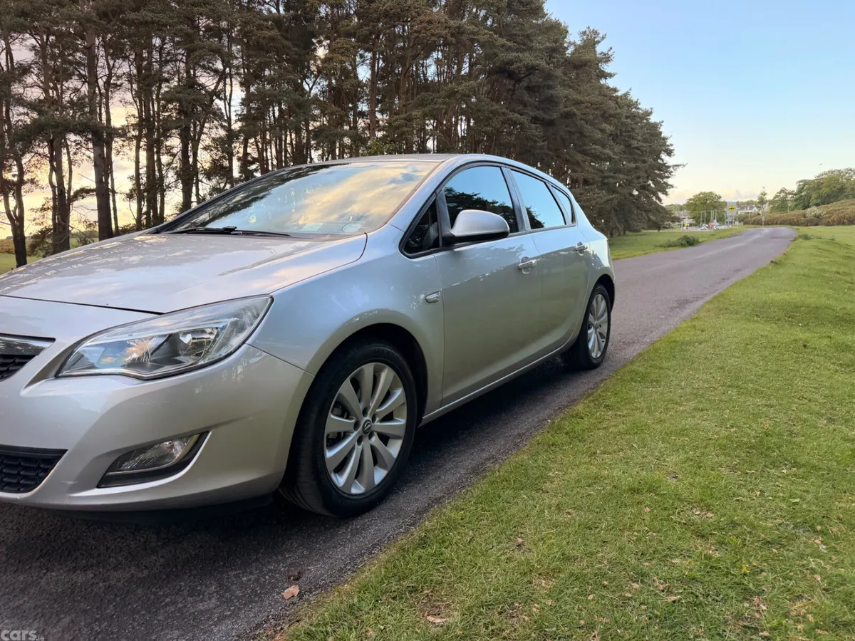 Opel Astra Hatchback, Diesel, 2011, Silver