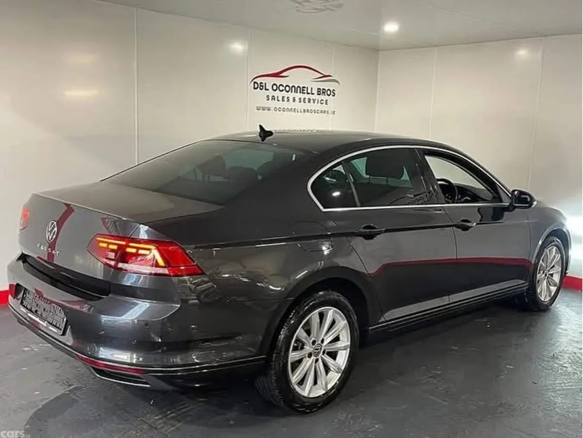 Volkswagen Passat Saloon, Diesel, 2022, Grey