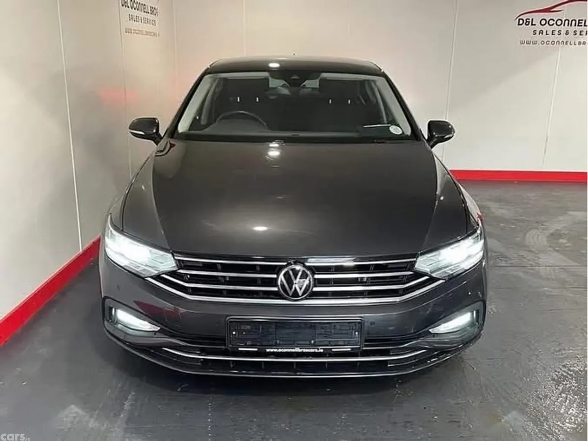 Volkswagen Passat Saloon, Diesel, 2022, Grey