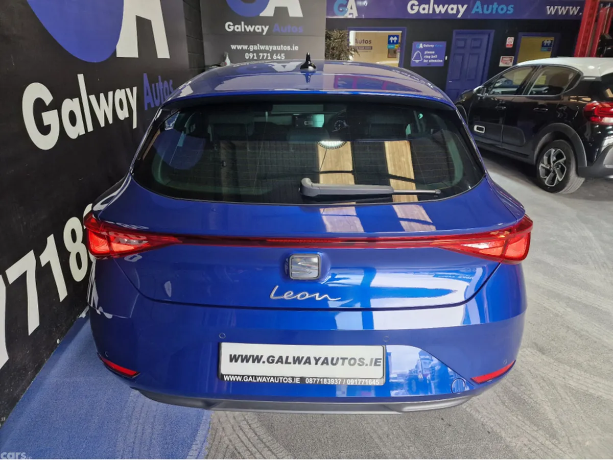 SEAT Leon Hatchback, Petrol, 2021, Blue