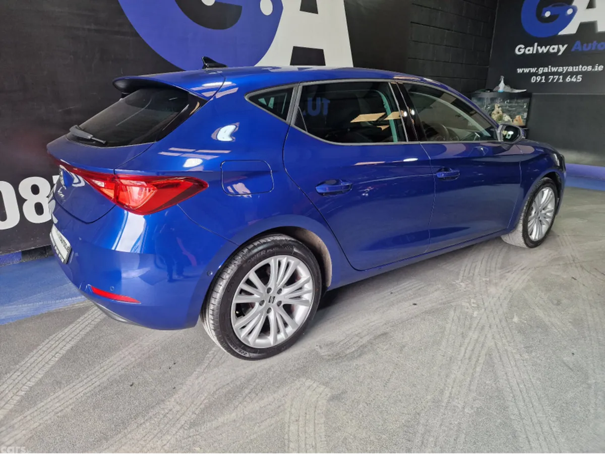 SEAT Leon Hatchback, Petrol, 2021, Blue