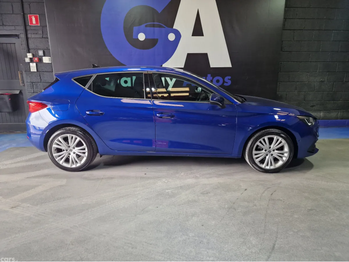 SEAT Leon Hatchback, Petrol, 2021, Blue