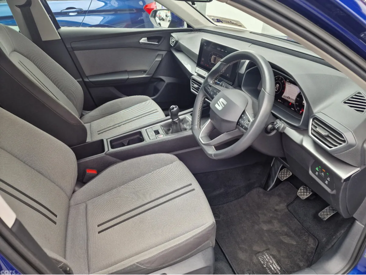 SEAT Leon Hatchback, Petrol, 2021, Blue