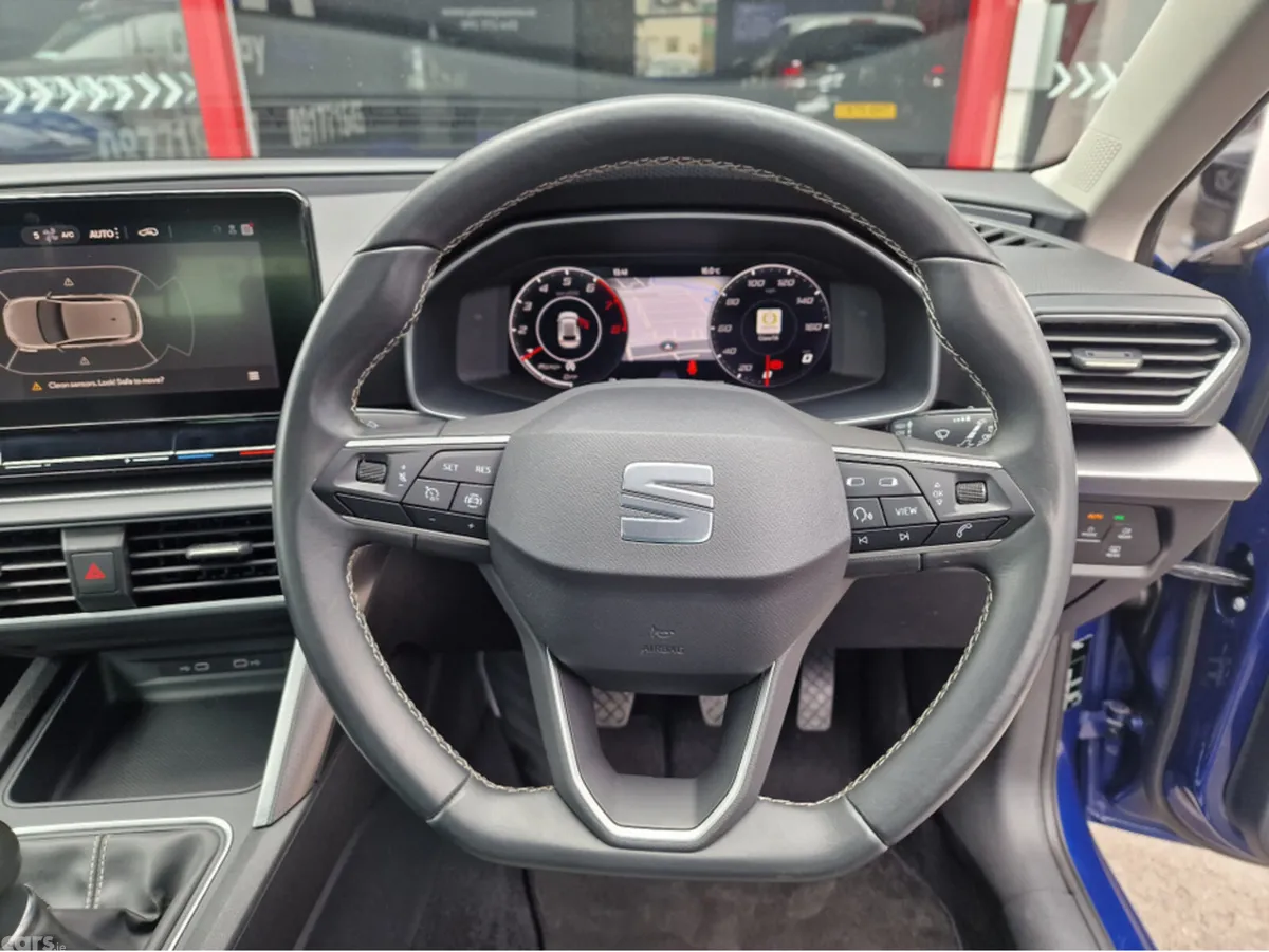 SEAT Leon Hatchback, Petrol, 2021, Blue
