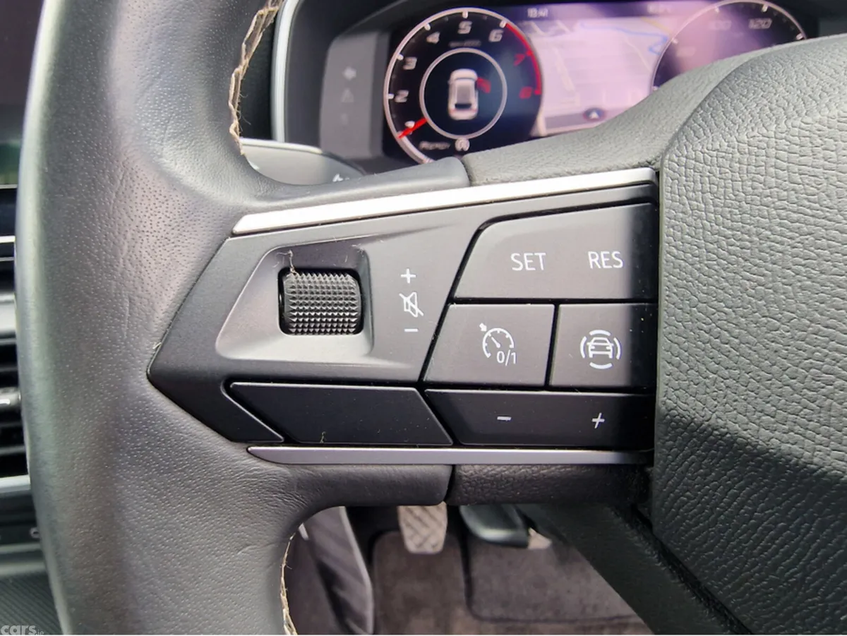 SEAT Leon Hatchback, Petrol, 2021, Blue