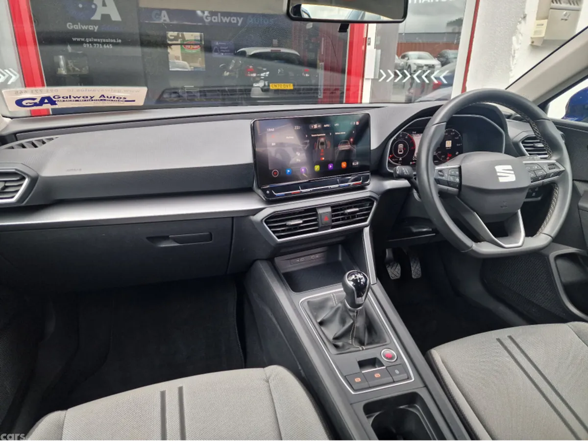 SEAT Leon Hatchback, Petrol, 2021, Blue