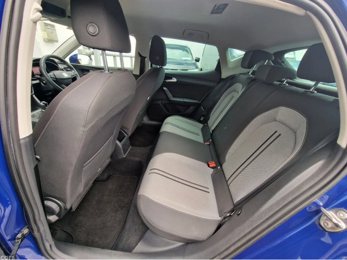 SEAT Leon Hatchback, Petrol, 2021, Blue