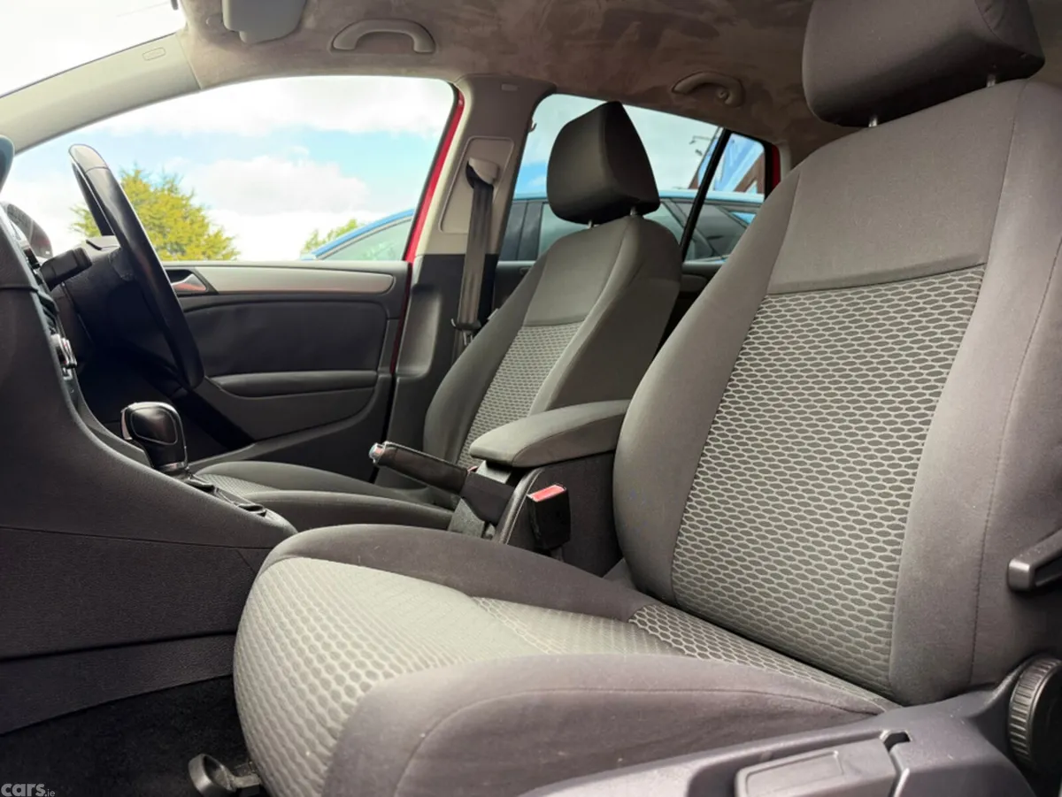 Volkswagen Golf Hatchback, Petrol, 2013, Red
