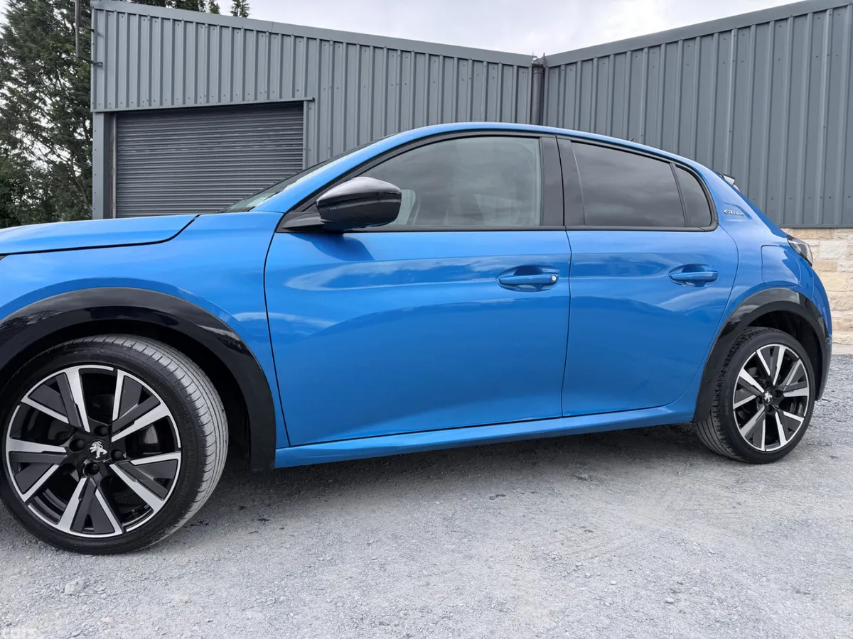 Peugeot 208 Hatchback, Petrol, 2021, Blue