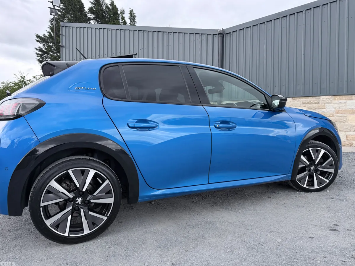 Peugeot 208 Hatchback, Petrol, 2021, Blue
