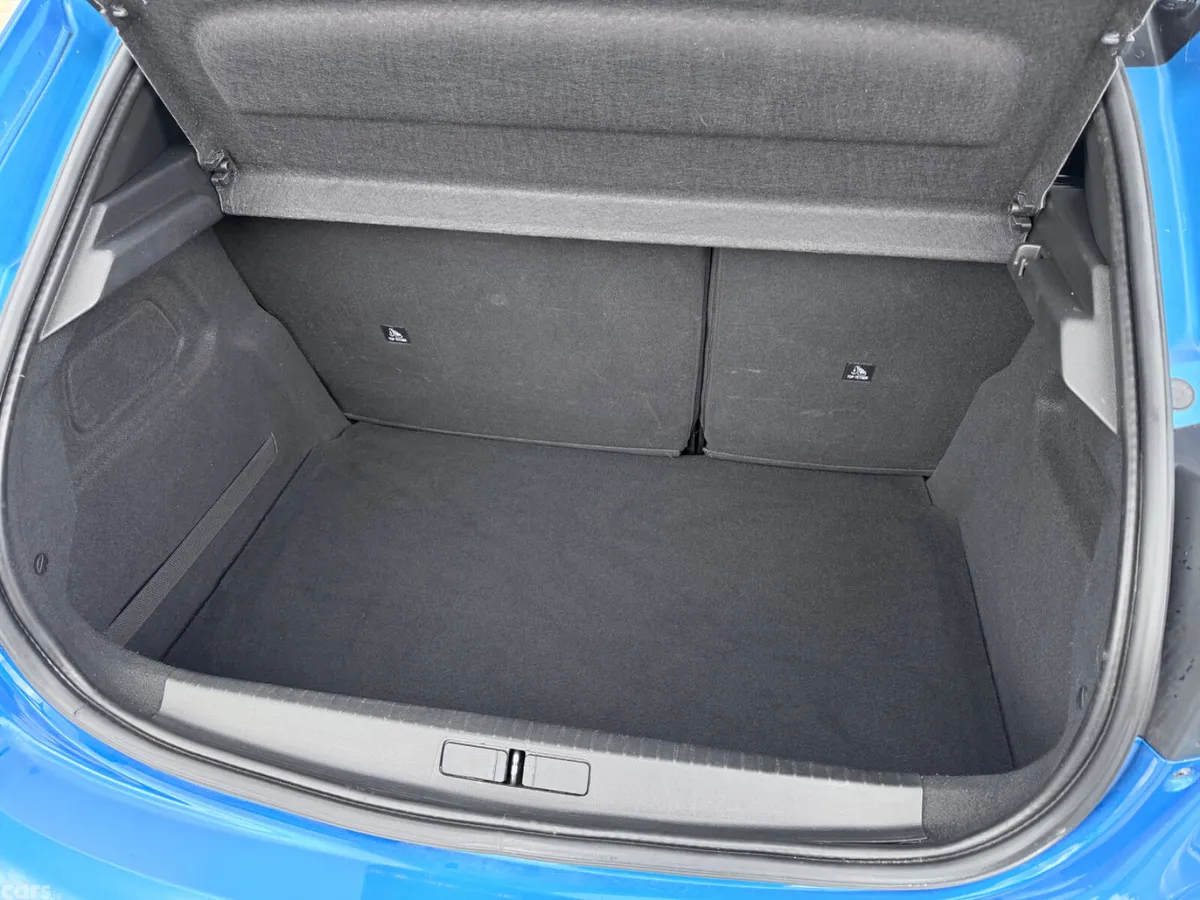 Peugeot 208 Hatchback, Petrol, 2021, Blue